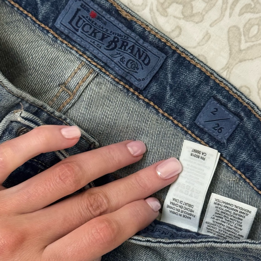 Lucky Brand Embellished crop jeans - Picture 4 of 4